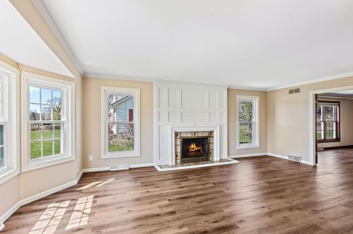 11830 Waterford Ave, Milwaukee WI  53228-1863 exterior