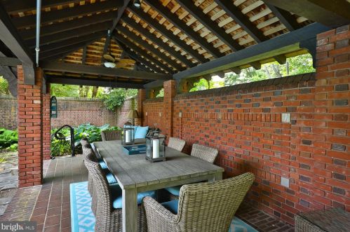 455 Chestnut Hill Ave, Philadelphia PA 19118-2712 exterior