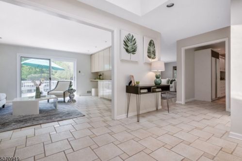 62 Cornell Dr, Livingston NJ  07039-5519 exterior