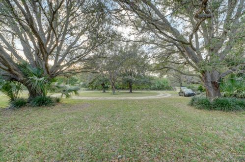 5406 Palmetto Dr, Fort Pierce FL 34982-7481 exterior