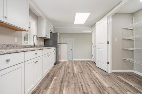 56450 Ellen Ave, Mishawaka IN 46545 exterior