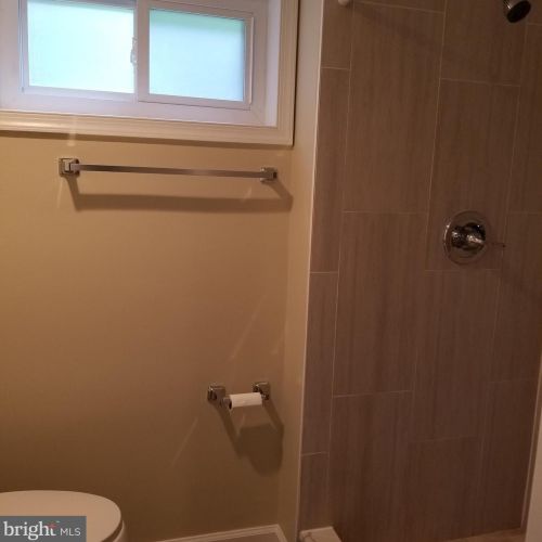 11202 Ashley Dr, Rockville MD  20852-2402 exterior