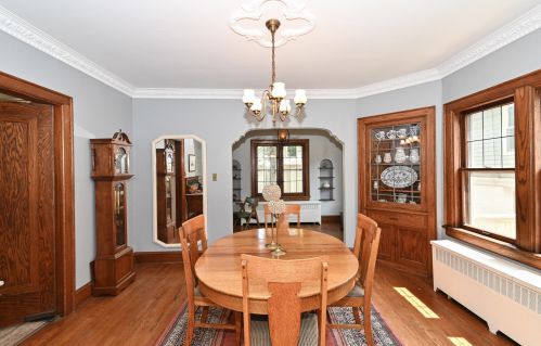 5040 Shoreland Ave, Milwaukee WI  53217-5539 exterior