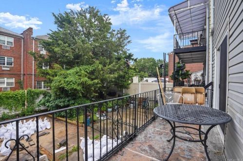 1912 Mulford Ave, Bronx NY 10461-4305 exterior