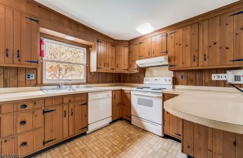 54 Nishuane Rd, Montclair NJ  07042-2425 exterior