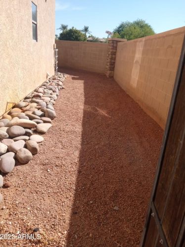 9402 Eaton Rd, Phoenix AZ  85037-4272 exterior