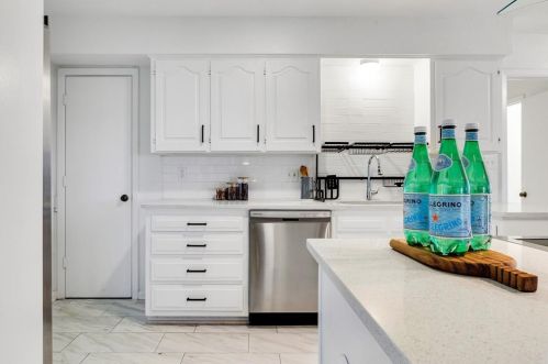 10137 Fieldfare Ct, Dallas TX 75229-6220 exterior