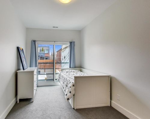 2637 Wayne Ave, Chicago IL 60614-1231 exterior