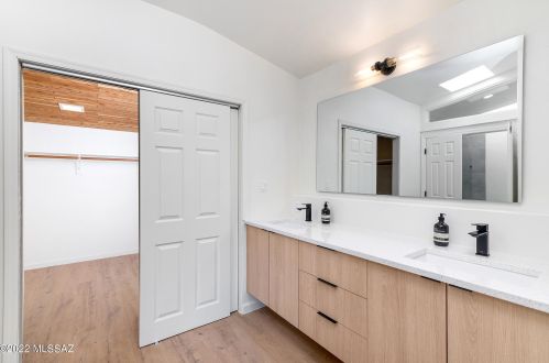 851 Roller Coaster Rd, Tucson AZ  85704-2626 exterior