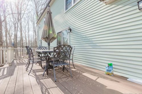 119 Deforest Rd, Wilton CT 06897-1910 exterior