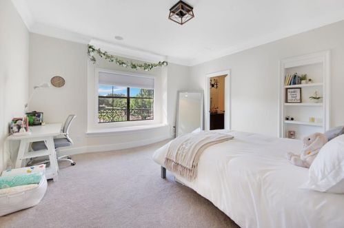 316 Dawn River Cv, Austin TX 78732-1986 exterior