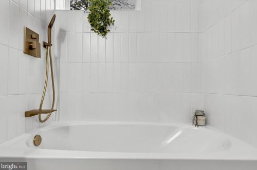 5112 Southern Ave, Washington DC 20019-5848 exterior