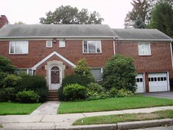 99 Paulson Rd, Newton, MA 02468-1015