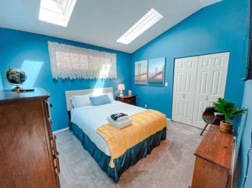 2743 Greenview Ave, Chicago IL 60657-4007 exterior