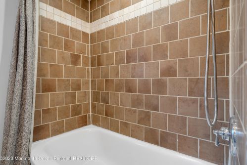 1502 River Ave, Point Pleasant Beach NJ 08742-4366 exterior