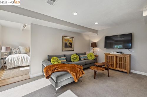 680 Grizzly Peak Blvd, Berkeley CA 94708-1741 exterior