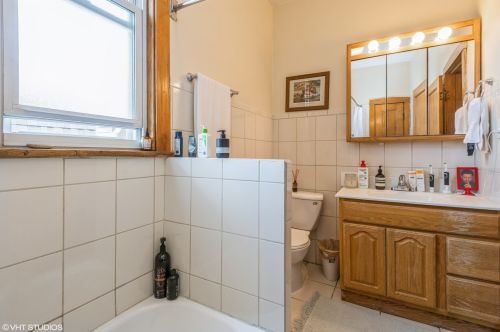 5713 Giddings St, Chicago IL 60630-3106 exterior