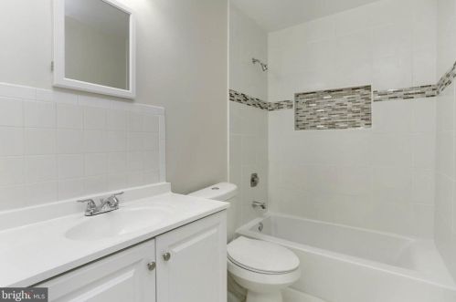 454 Mainview Ct, Glen Burnie MD 21061-6120 exterior