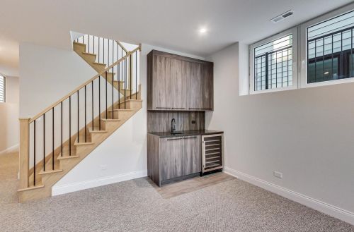 2345 Mclean Ave, Chicago IL 60647-4113 exterior