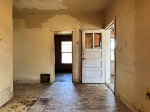 1059 Keystone Ave, Chicago IL 60639-3723 exterior