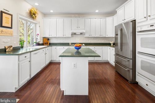 13 Meetinghouse Ct, Princeton NJ 08540-7730 exterior