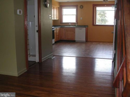 358 Krams Ave, Philadelphia PA  19128-4733 exterior