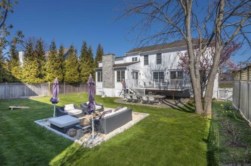 42 Danbury Ave, Westport CT  06880-6821 exterior