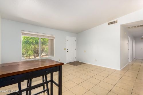 9962 Depot Dr, Tucson AZ 85747-5158 exterior