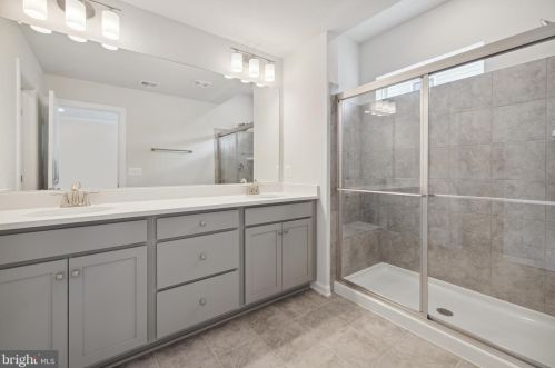 16666 Crabbs Branch Way, Rockville MD 20855-2201 exterior