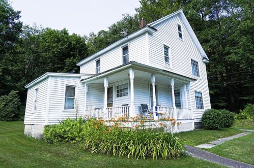 547 Riverside Ave, Torrington CT 06790-4841 exterior