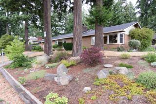 12700 4 Ave, Seattle WA  98125-3041 exterior