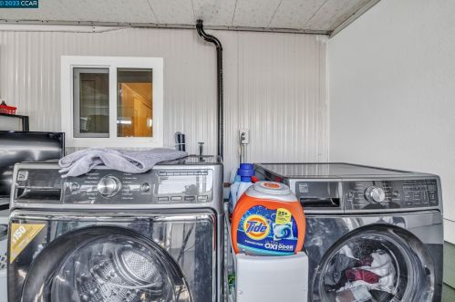 2 Terrace Dr, Concord CA 94518-2047 exterior