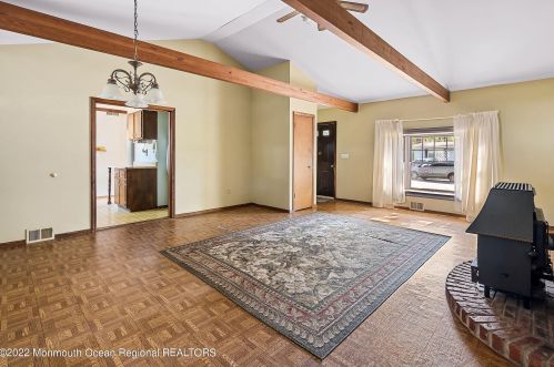 22 Castle Ave, Jackson Twp NJ 08527-2513 exterior