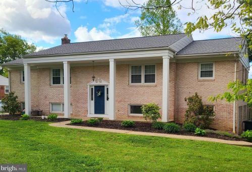 1125 Hermosa Ave, Lancaster, PA 17601-1525