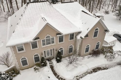 18 Stacey Ct, Sparta, NJ 07871-1000