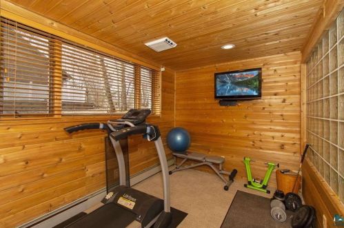 1010 Timberline Ln, Duluth MN 55811-4450 exterior