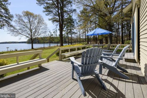 8377 Bozman Neavitt Rd, Saint Michaels MD 21663-2460 exterior