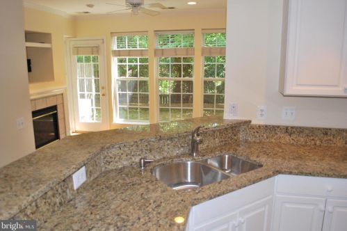 11217 Edson Park Pl, Rockville, MD 20852-3191