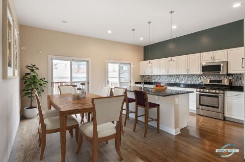 3835 Parnell Ave, Chicago IL 60628-7121 exterior