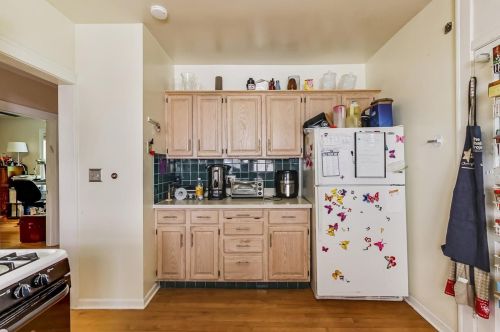 2836 Lunt Ave, Chicago IL 60645-2917 exterior