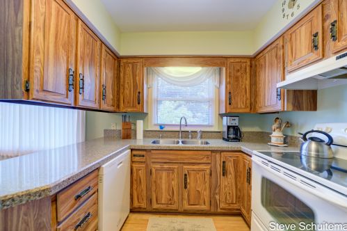 1569 Marlboro Rd, Meskegon MI exterior