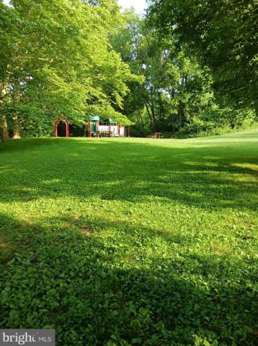 2014 Dundee Rd, Rockville MD exterior