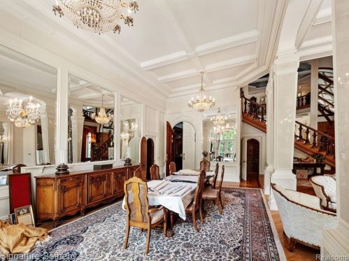 2009 Victoria Hl, Rochester MI exterior