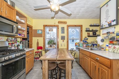 327 Middlesex St, North Andover MA 01845-3438 exterior