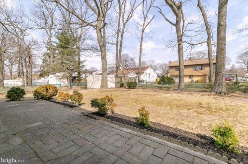 7935 Elvaton Rd, Glen Burnie MD 21061-6074 exterior