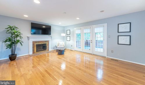 7712 Midday Ln, Alexandria VA 22306-2758 exterior