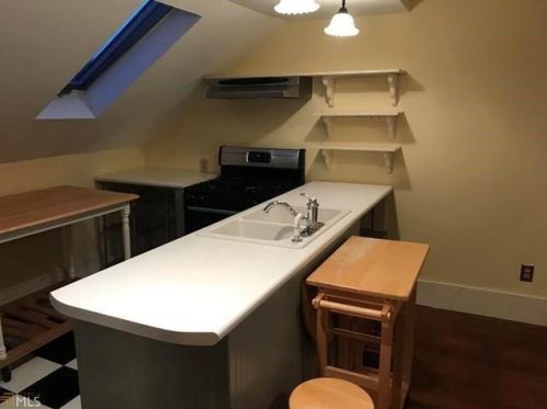 1528 Cambridge Ave, Atlanta GA 30337-2110 exterior