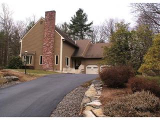 54 Buttonwood Rd, Manchester, NH 03110-5709