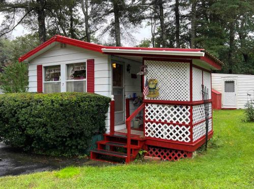 7 Bailey Dr, Concord, NH 03303-2700