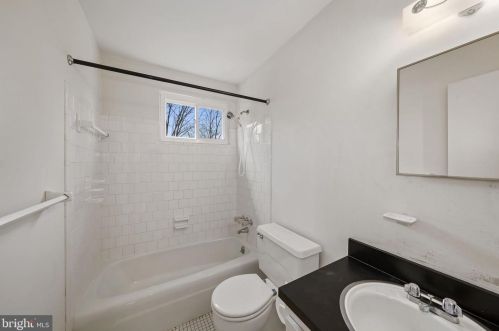 9924 Bedfordshire Ct, Rockville MD 20854-2015 exterior